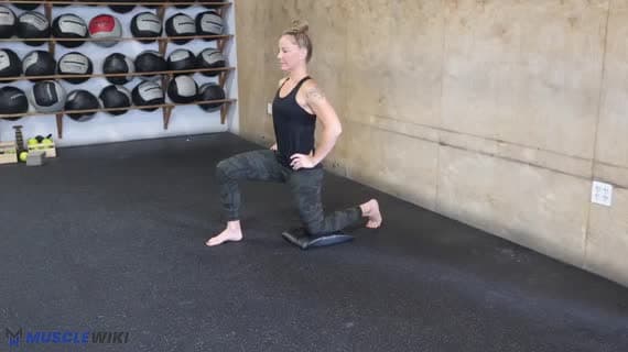 Hip Flexor Stretch Kneeling Lunge 1