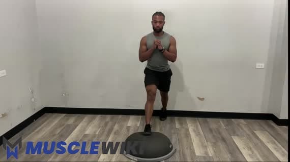 Bosu Ball 分腿下蹲