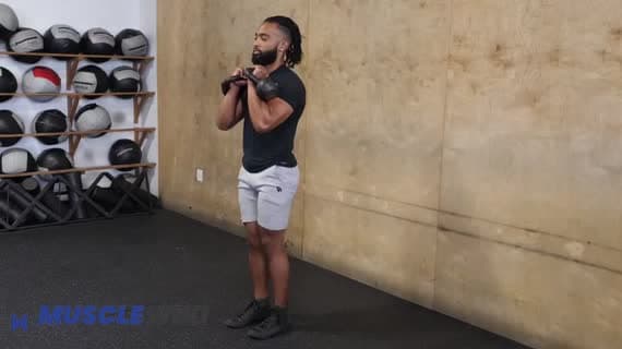 اندفاع خلفي بالكيتل بيل في الرف الأمامي (مزدوج)