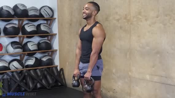 Uginanie ramion nachwytem z kettlebell