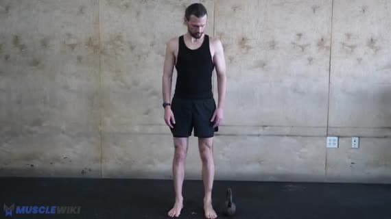Stacco a valigia con kettlebell