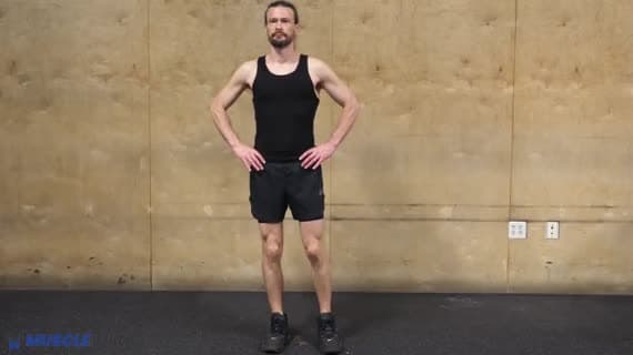Ayakta Durarak Vücut Ağırlığıyla Hamstring Egzersizi İzometrik