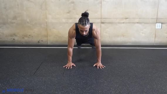 Planche sautée au poids du corps