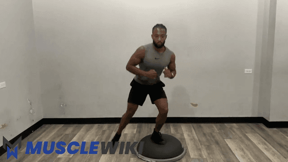 Przeskoki nad Bosu Ball