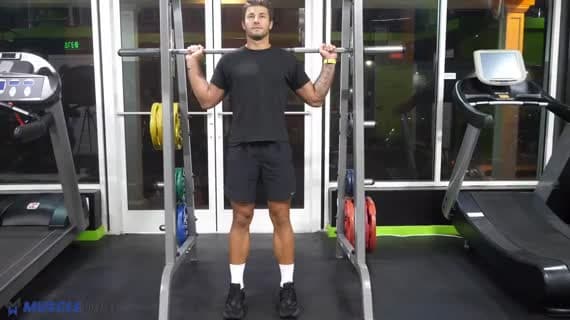 Agachamento Sissy na Máquina Smith