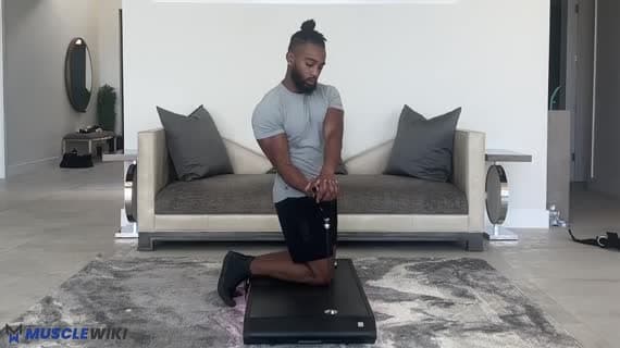 Vitruvian Kneeling Wood Chopper