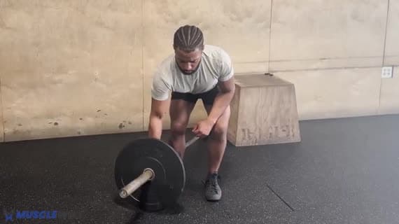 Remo con barra en landmine