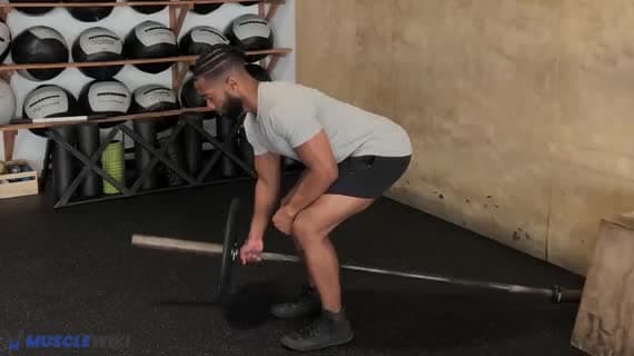 Remo con barra en landmine