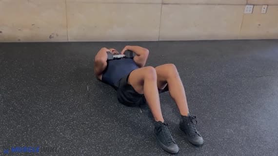 Abdominal com haltere