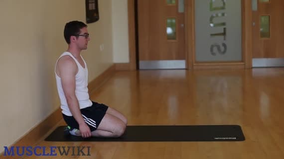 Rozciąganie dolnej części pleców — wariant 1