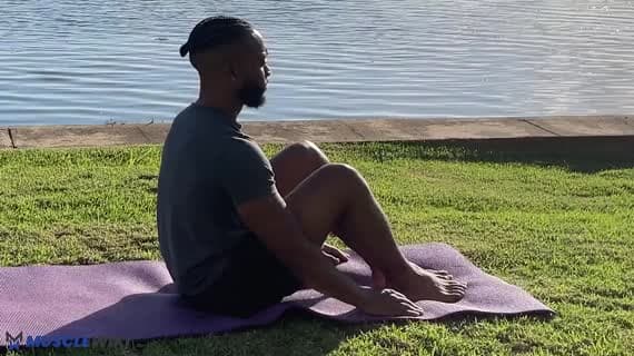 حالت گوموخاسانا آرام‌بخش — پاها