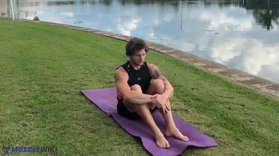 التواء أثناء الجلوس