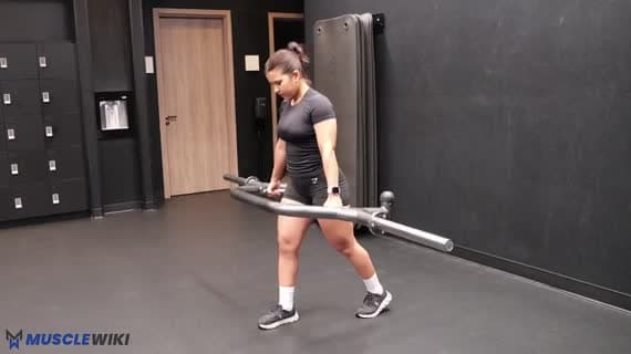 Squat fendu à la barre hexagonale
