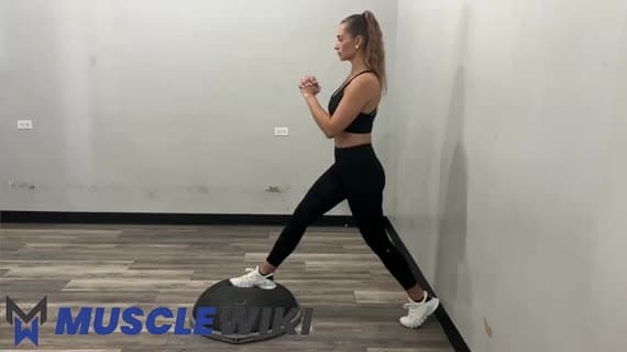 Fente bulgare sur Bosu Ball