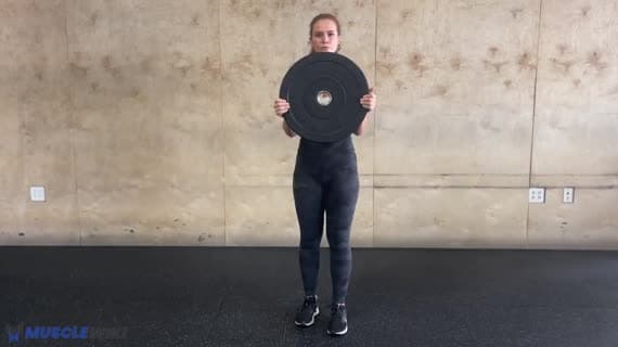 Plate Reverse Lunge Twist
