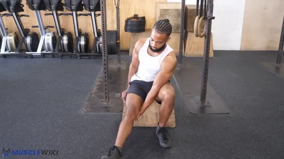 Curl di concentrazione a corpo libero