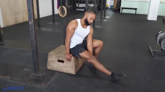 Curl di concentrazione a corpo libero