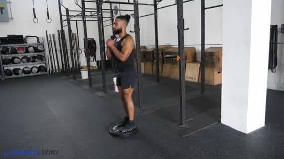 Afundo Curtsy com Deficit e Peso Corporal