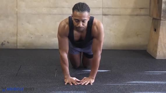 Flexiones Diamante Con Rodillas Apoyadas (Peso Corporal)