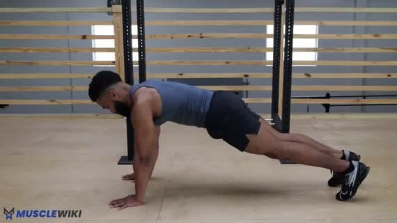 Plank Jacks mit Körpergewicht