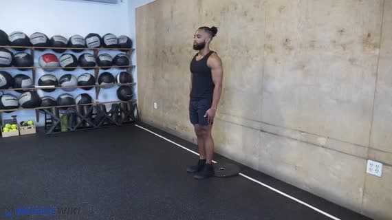 Agachamento com uma perna só usando o peso do corpo