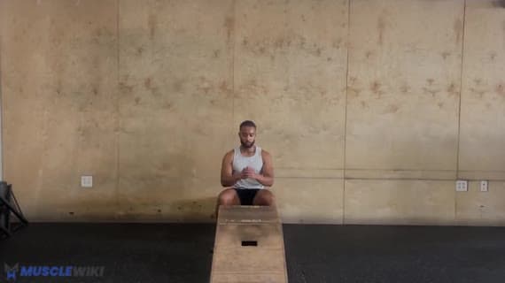 Sitzender Box-Jump