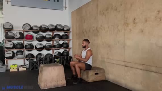 Sitzender Box-Jump