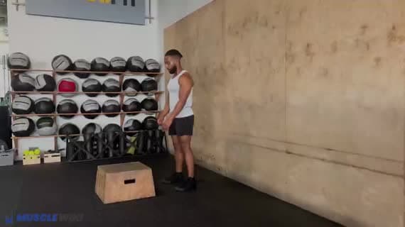 Salto monopodalico sul box