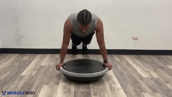Отжимания на BOSU