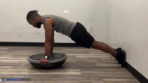 Отжимания на BOSU