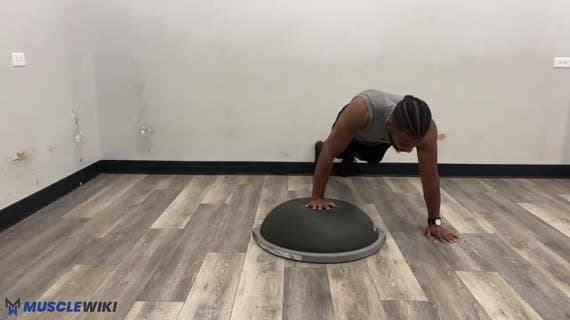 Flexión Caminando Sobre Bosu Ball