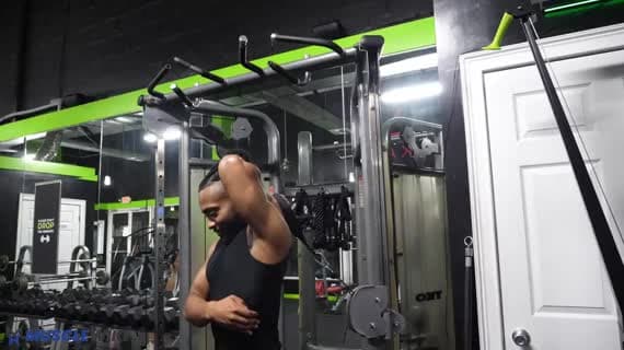 Kablo Tek Kol Üzerinden Baş Üstü Triceps Uzatma