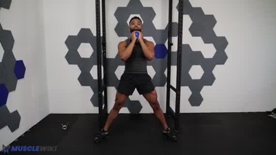 Squat cosacco con kettlebell a calice
