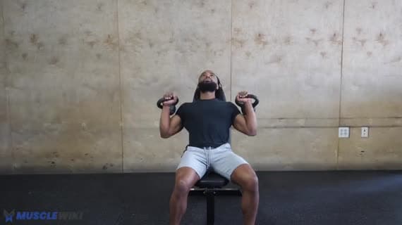 Développé incliné (forte inclinaison) avec kettlebell