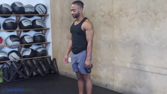 Einarmiges Seitheben mit Kettlebell