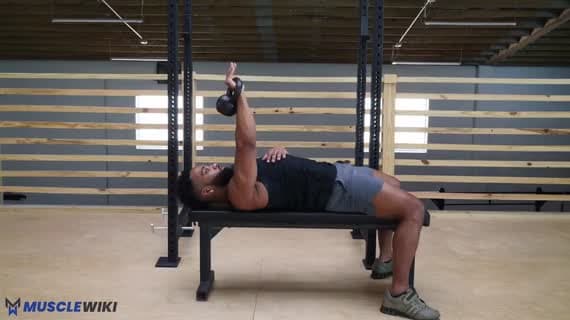 Pullover Unilateral com Kettlebell