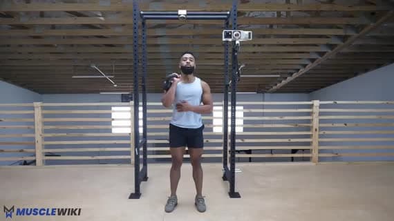 Push press con pesa rusa a un brazo