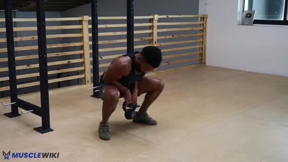 केटलबेल फ्लिप स्क्वाट