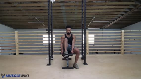 Sollevamento del tibiale con kettlebell