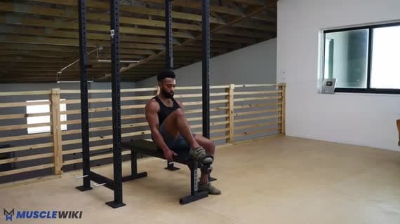 Sollevamento del tibiale con kettlebell