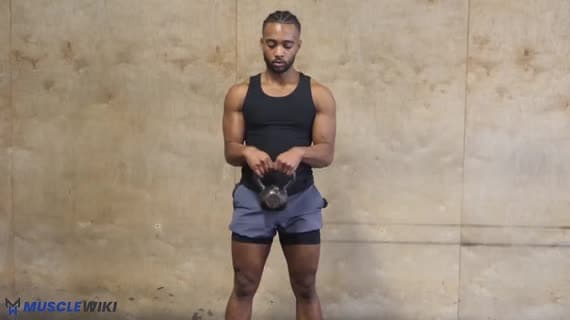 Prostowanie nadgarstków z kettlebell
