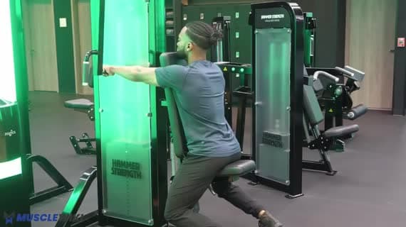 Machine de tirage inversé pour les deltoïdes