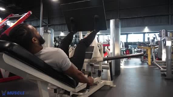 Makine Squat Press