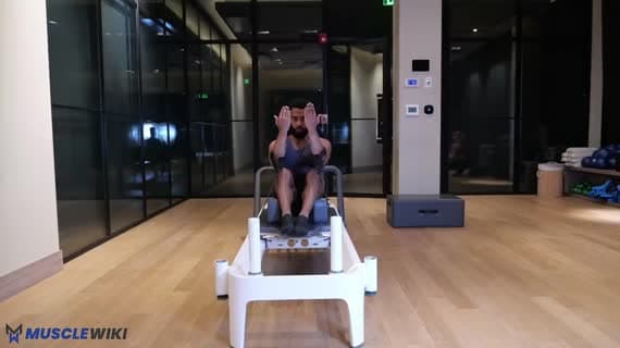 坐姿背部划船准备(开肘)