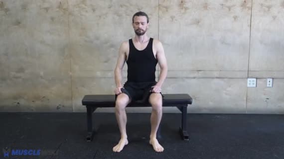 Maintien cervical avec bande de résistance