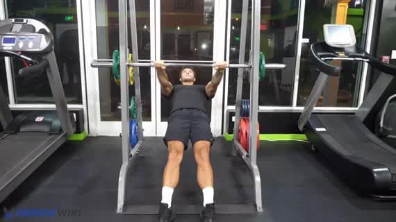 Wiosłowanie australijskie na Smith Machine