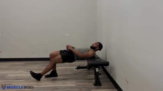 Hip thrust con manubrio, gambe sfalsate
