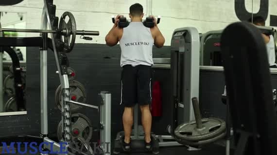 Makinede Ayakta Baldır Kaldırma