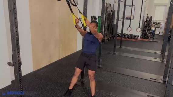 Sentadilla con salto en TRX