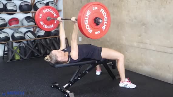 バーベル・クローズグリップベンチプレス